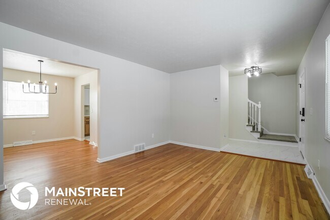 Foto del edificio - 3391 Compton Dr