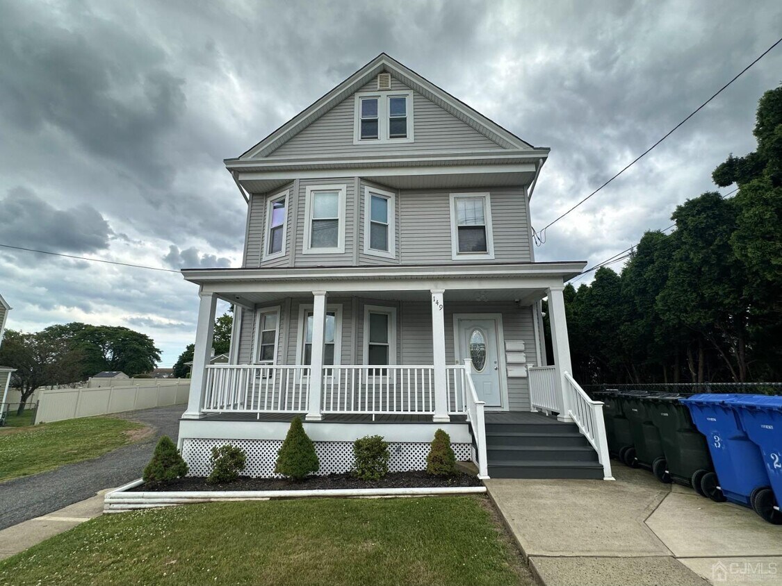 Primary Photo - 149 Grenville St