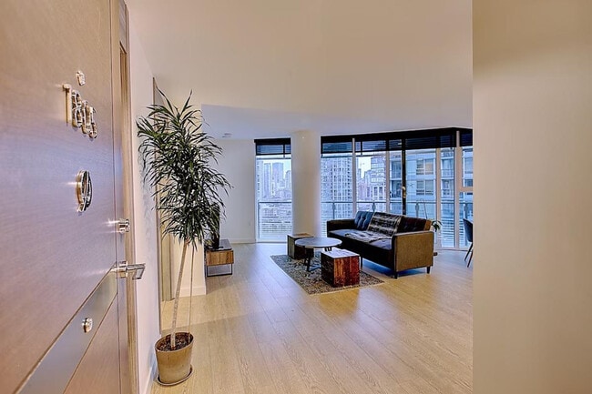 Photo du bâtiment - 988 Expo Blvd