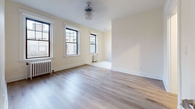 Foto del edificio - Luxury Gut Reno Complete!  Ready for Move-in NOW!  Elevator in Building!