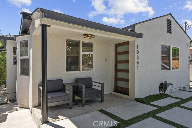 Foto del edificio - 10341 McClemont Ave