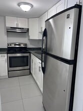 Building Photo - 7820 NE Bayshore Ct