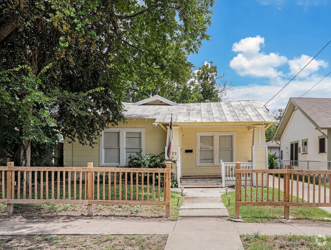 Building Photo - 722 Aberdeen Pl