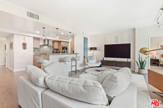 Foto del edificio - 13650 Marina Pointe Dr