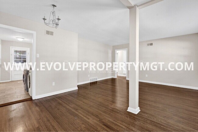 Building Photo - 1257 Whitewater Rd