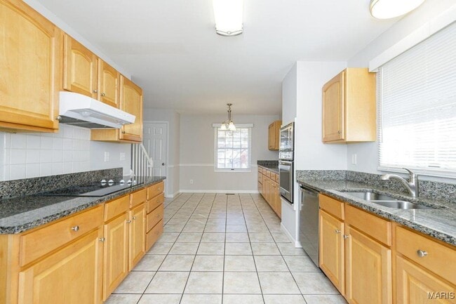 Building Photo - 1836 Rockmoor Dr