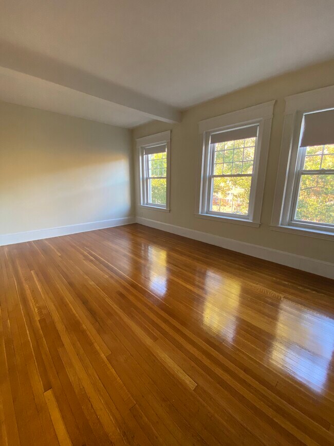 Foto del edificio - 1595 Beacon St