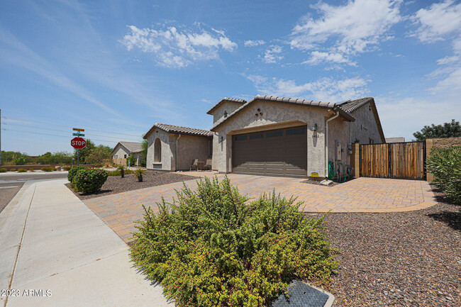 Building Photo - 5462 W Taro Ln