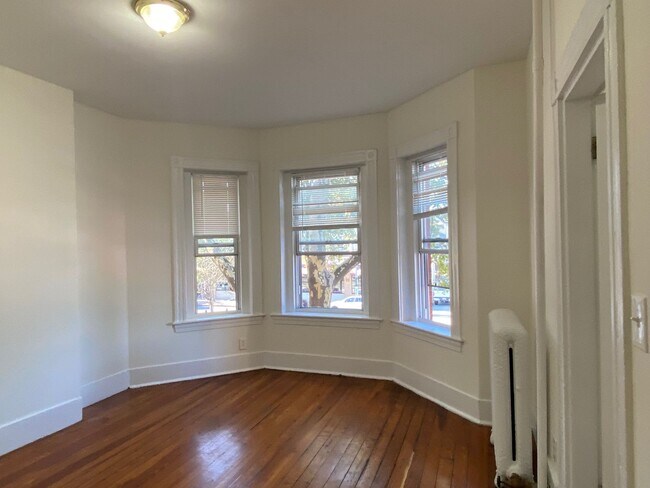 Foto del edificio - Nicely renovated 3 bed in Allston, near the Green Line and Boston University!
