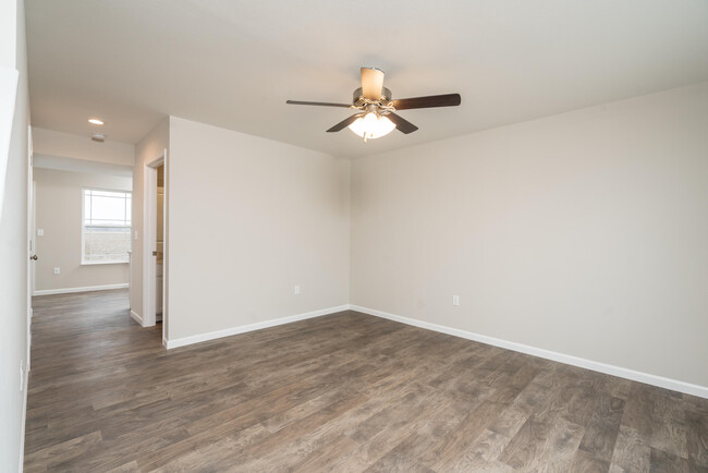 Living Room - Up Towne Apartments
