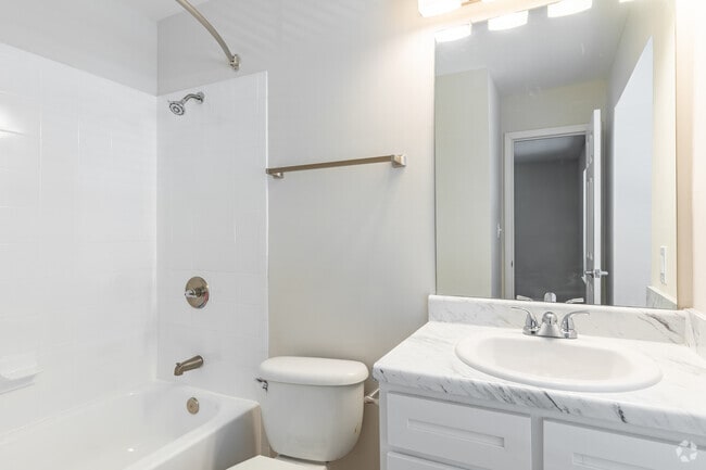 2BR, 2.5BA - 1314SF Primary Bathroom - Hills at Fairington
