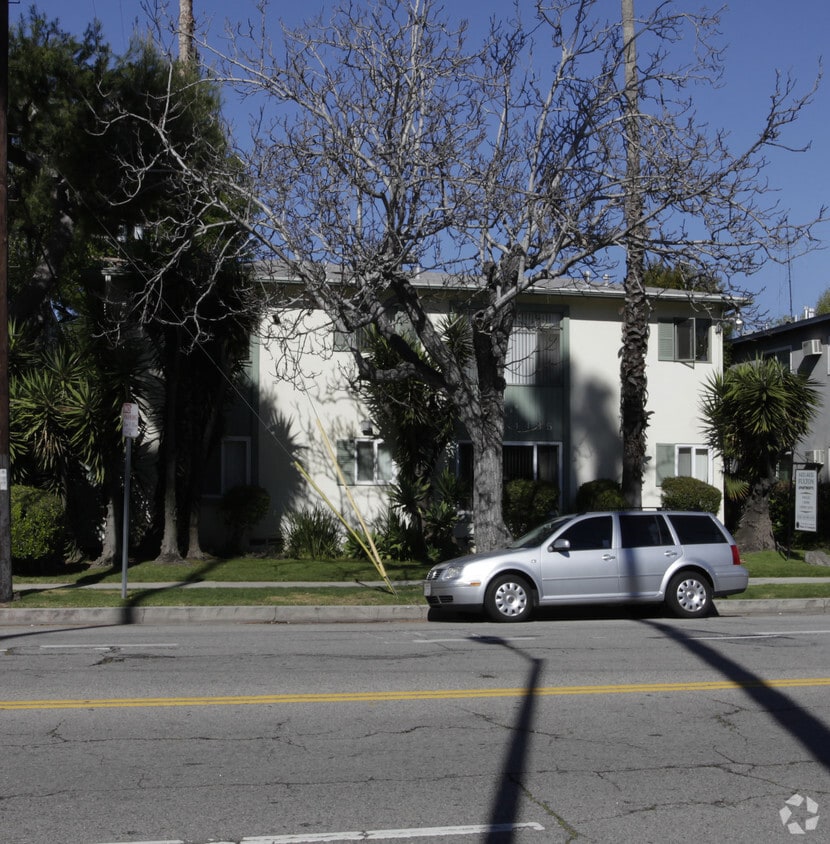 Primary Photo - Fulton Apartments