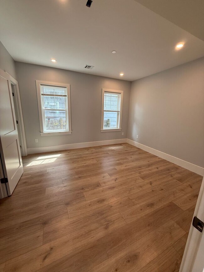Foto del edificio - Brand New 2 bed 2 bath Lower Allston