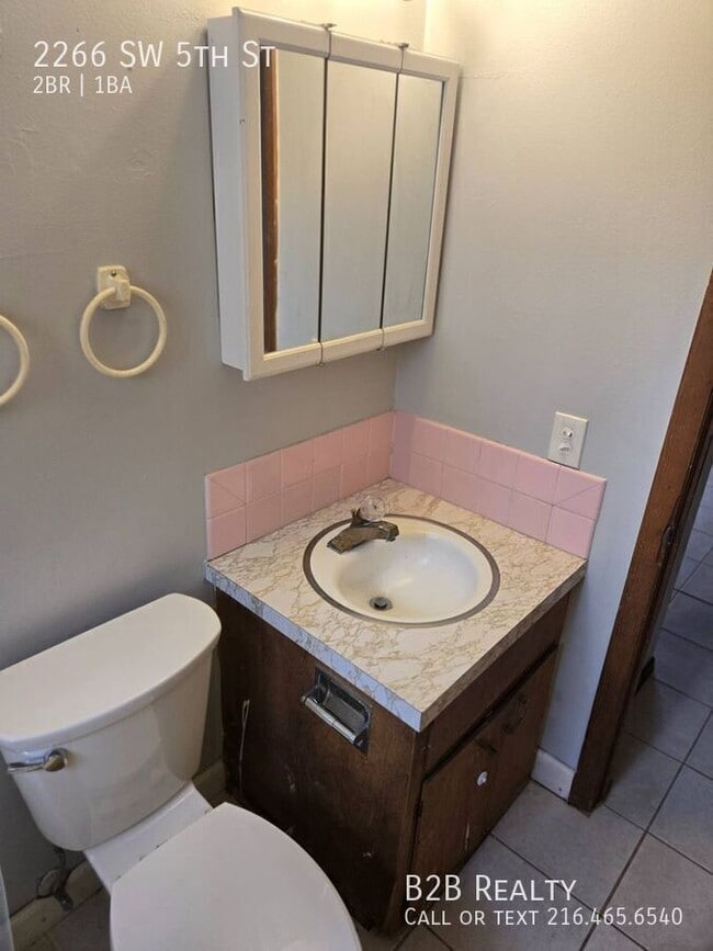 Building Photo - 2266 5th St SW