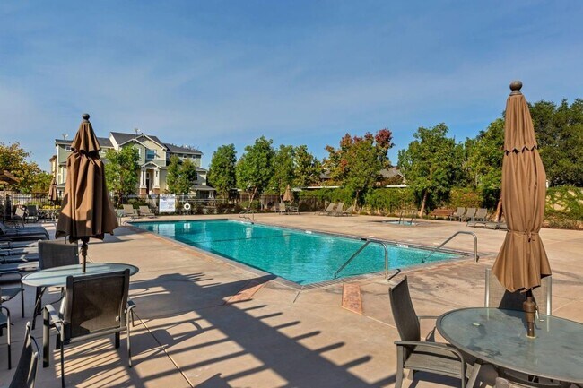 Photo - Exceptional 3 Bed 2.5 Bath Townhome in Mor...