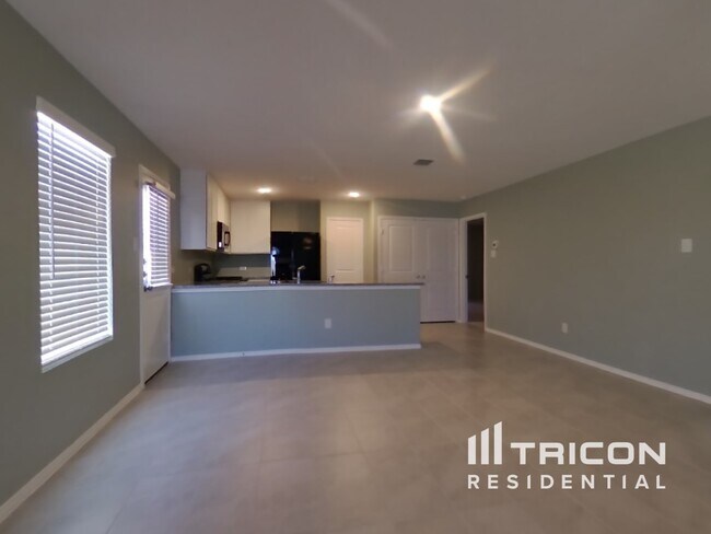 Building Photo - 11824 Mancos Trail Rhome TX