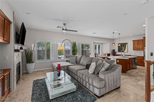 Foto del edificio - 275 Spectacular St