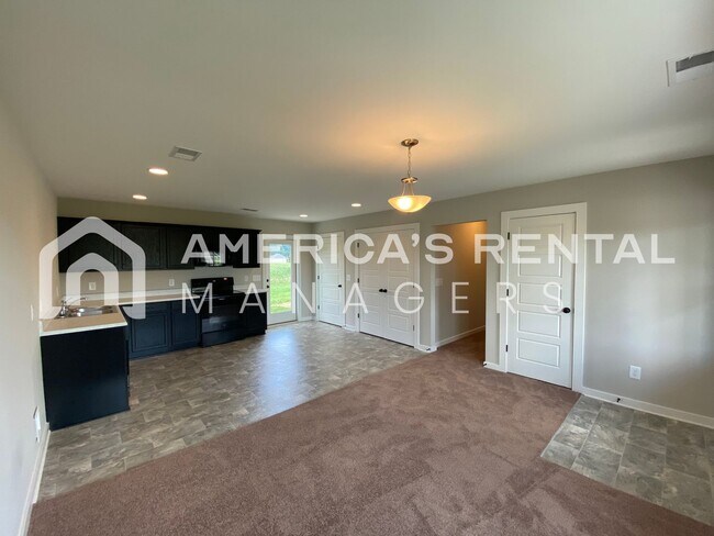 Foto del edificio - Home for Rent in Talladega, AL!!! COMING SOON!
