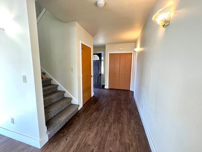 Foto del edificio - 1308 N Brooklane St
