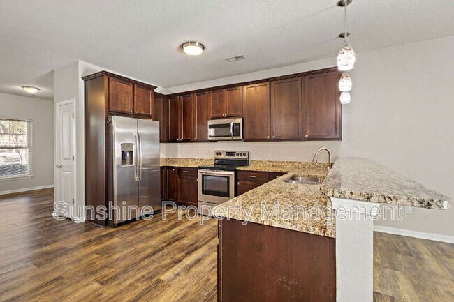 Building Photo - 200 Seasons Cir