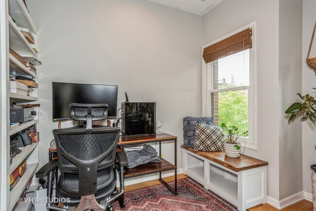 Foto del edificio - 2919 N Southport Ave