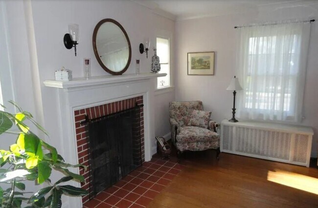 Foto del edificio - Beautiful 3-Bedroom, 1.5-Bath Home on a La...
