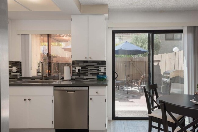 Foto del edificio - 2074 North Mira Vista Way, Palm Springs, C...