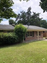 Building Photo - 127 Gentilly Dr