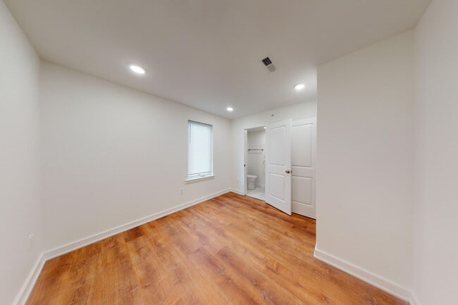 Building Photo - 1834 N Bouvier St