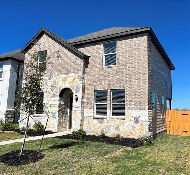 Building Photo - 752 Long Run, Liberty Hill, TX 78642 - 3 B...