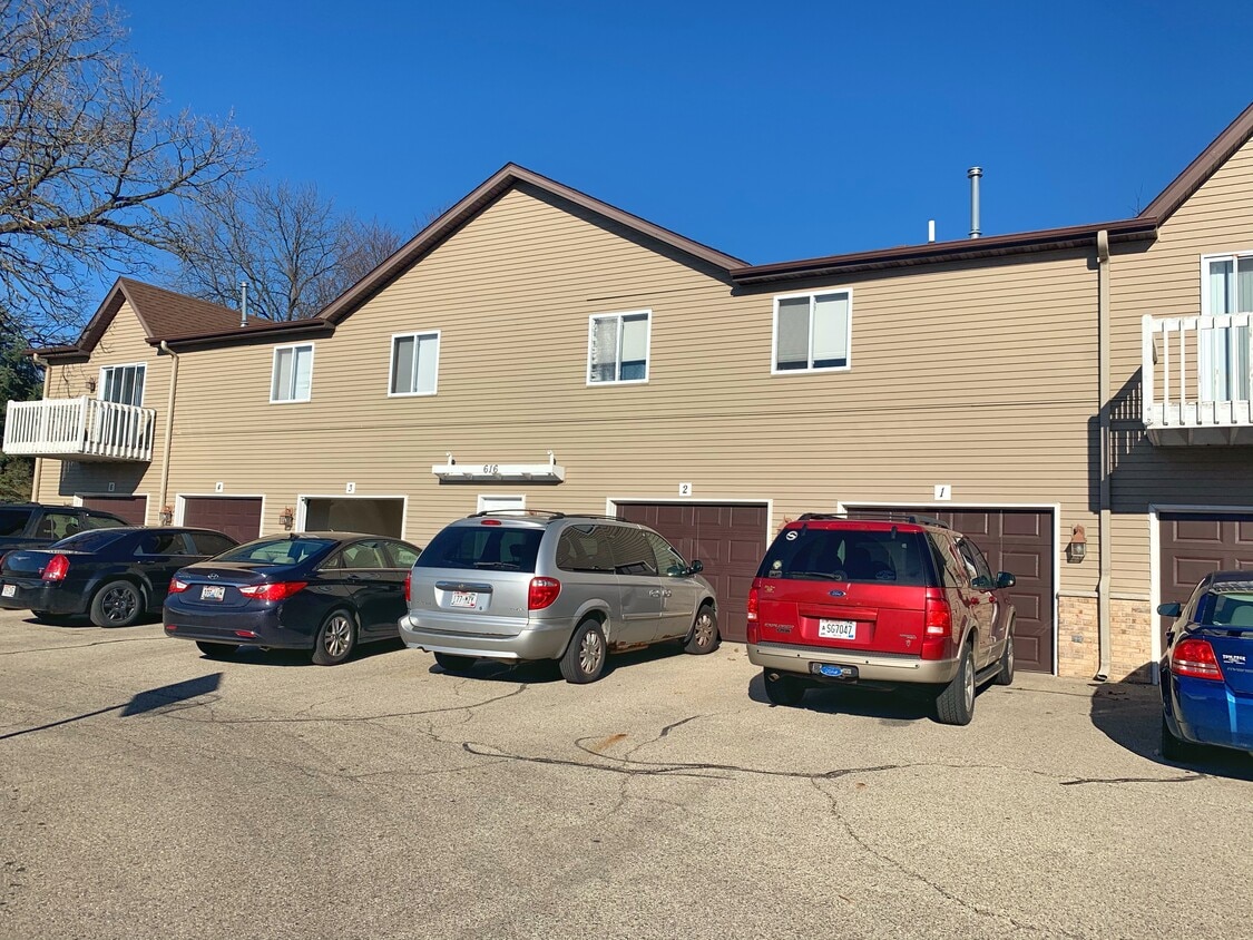 Building Photo - Bowers Boulevard Townhomes