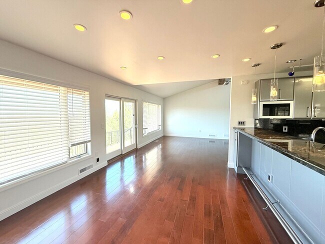 Foto del edificio - Million Dollar Views in Haisley Homestead!