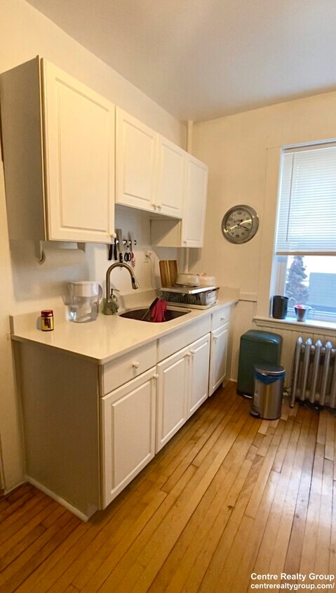 Primary Photo - 7 Dana St