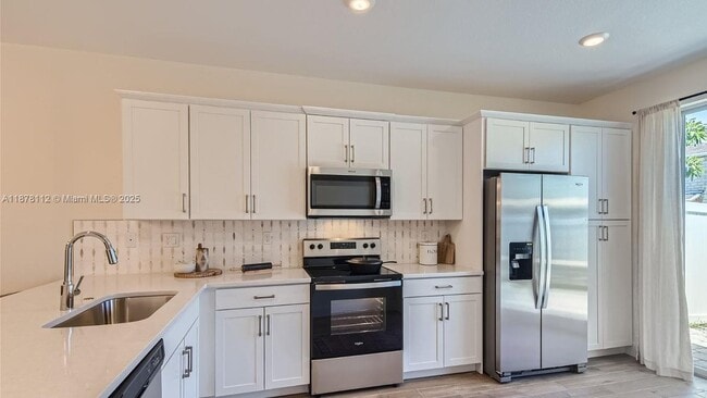 Building Photo - 227 SW 171st Ln