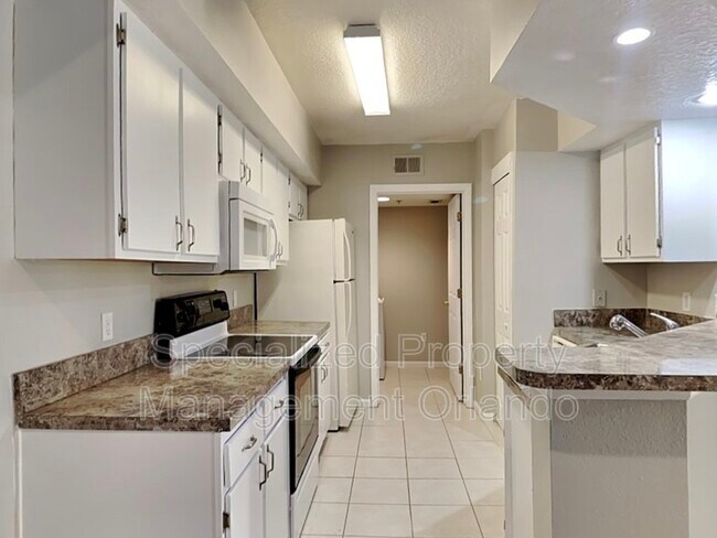 Foto del edificio - 725 Crest Pines Dr