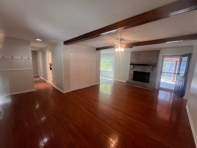 Foto del edificio - 416 Longleaf Dr