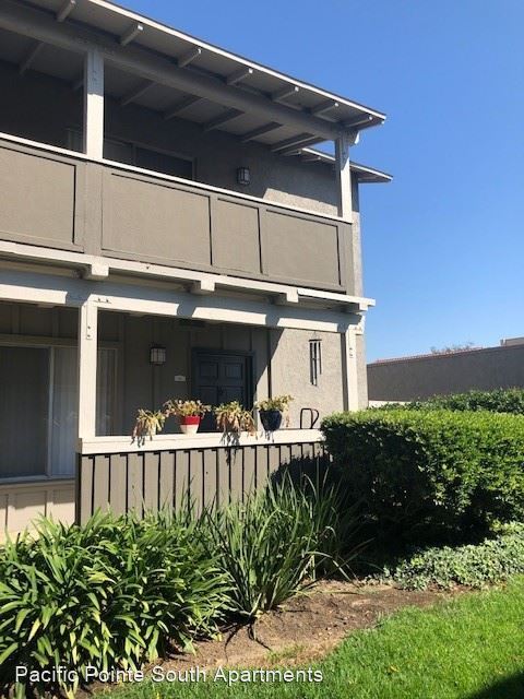 Building Photo - 13922 Tustin E Dr