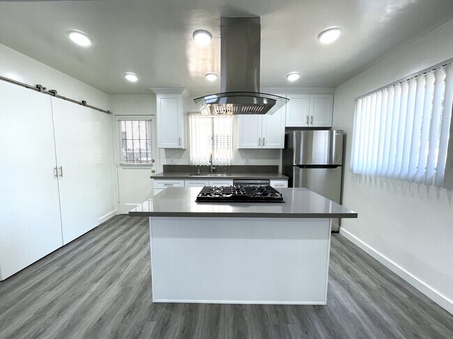 Foto del edificio - 3711 Westwood Blvd