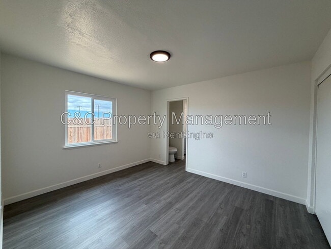 Building Photo - 21490 Bear Valley Rd