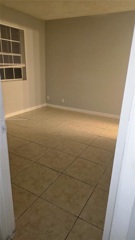 Foto del edificio - 11483 NW 42nd St