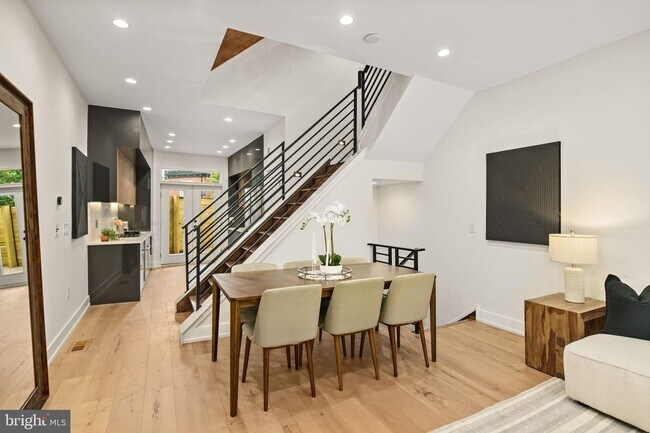 Foto del edificio - 2403 Grays Ferry Ave