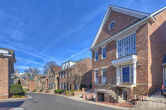 Foto del edificio - 1124 Dilworth Crescent Row