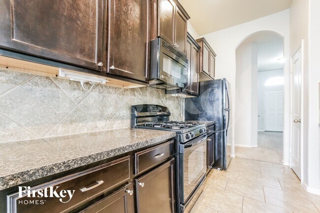 Foto del edificio - 22559 Stillwater Valley Ln