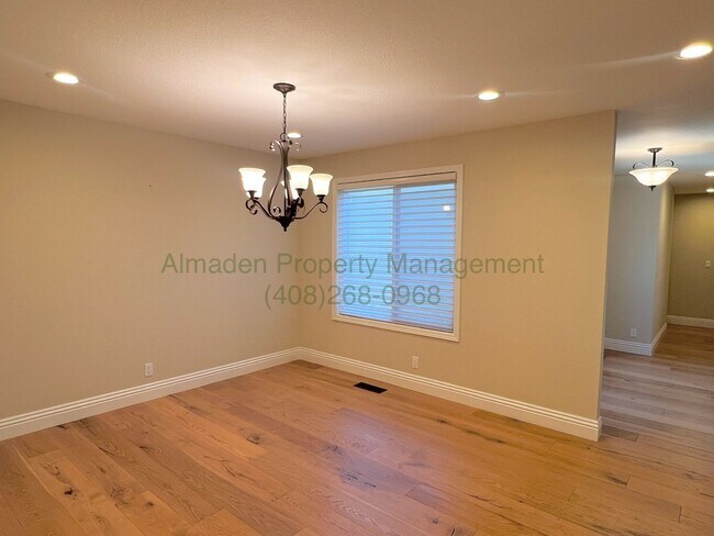 Building Photo - Remodeled Single-story Home near Award Win...