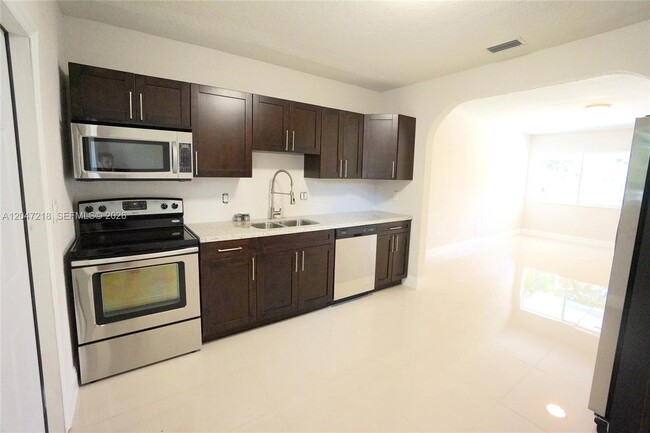 Foto del edificio - 1497 NE 118th Terrace