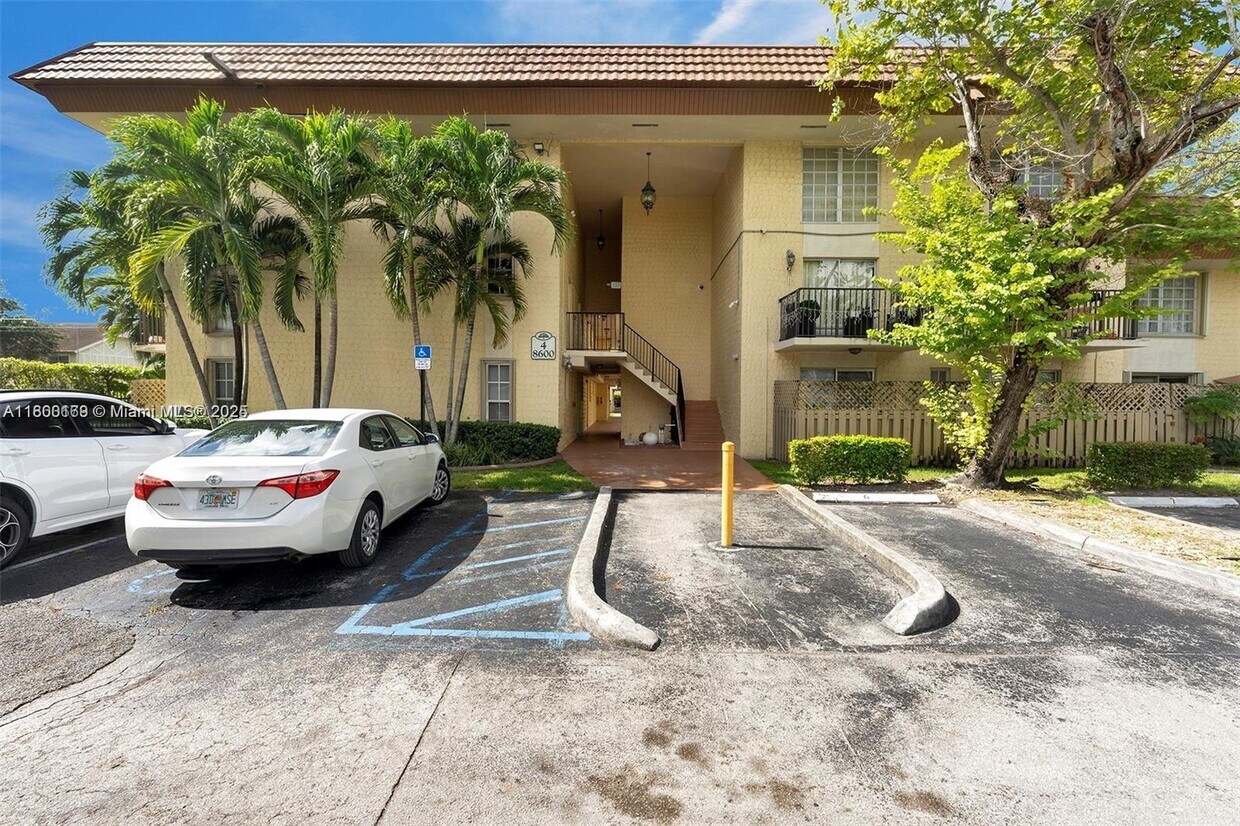Primary Photo - 8550 SW 109th Ave