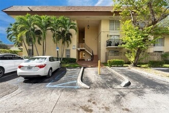Building Photo - 8550 SW 109th Ave