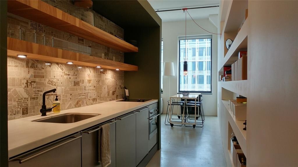 Primary Photo - 705 Main St