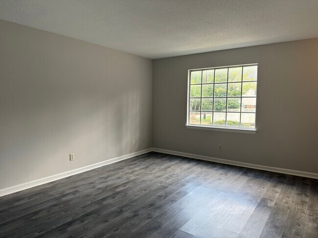 Foto del edificio - 1613 Ashford Ln