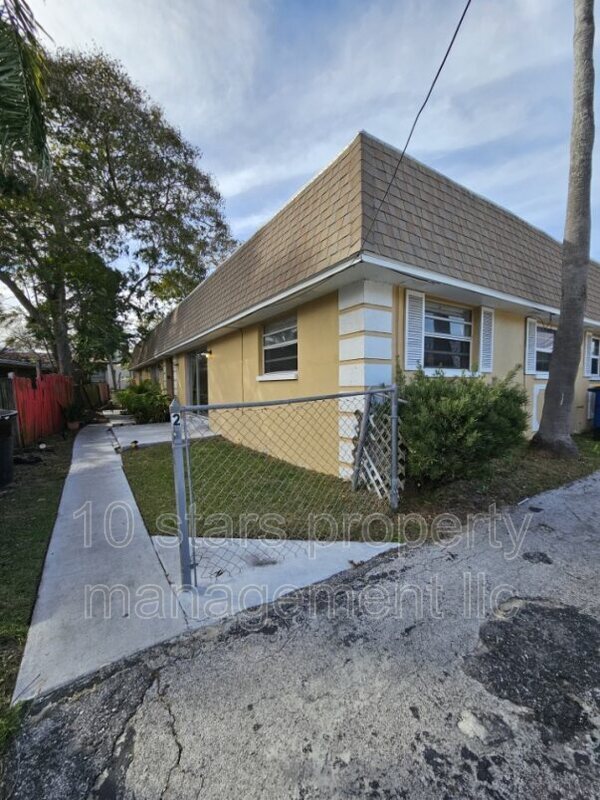 Foto del edificio - 200 S Betty Ln